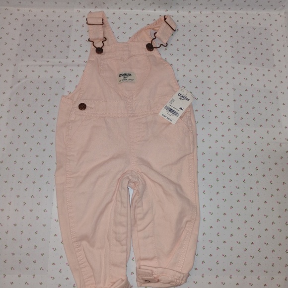 OSHKOSH B'GOSH:  Baby Girl's HEART RUFFLE Overalls in Pink - Picture 2 of 4